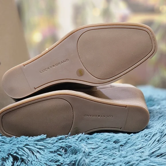 Lucky Brand Wedged Bootie - Picture 4 of 5